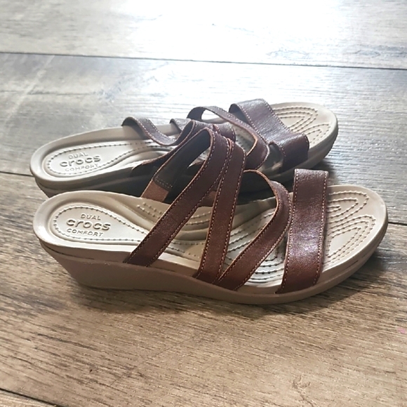 Crocs Leigh Ann Wedge Sandals Womens size 7 Brown Leather - Picture 1 of 8